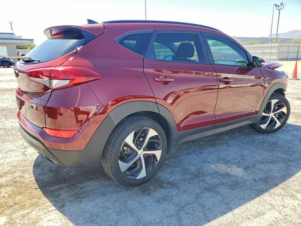 59374306 :رقم المزاد ، KM8J33A23JU794656 vin ، 2018 Hyundai Tucson مزاد بيع