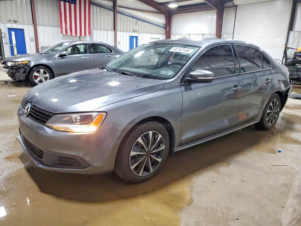60742146 :رقم المزاد ، 3VWD17AJ9EM246464 vin ، 2014 Volkswagen Jetta مزاد بيع