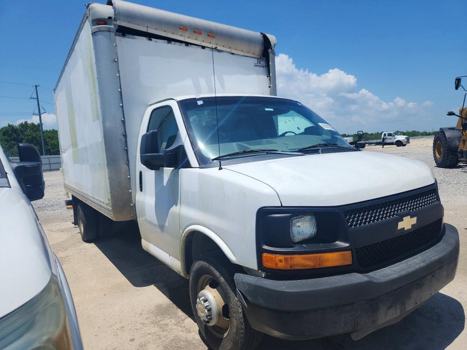61412516 :رقم المزاد ، 1GB3G4CG9F1286446 vin ، 2015 Chevrolet Express G3500 مزاد بيع