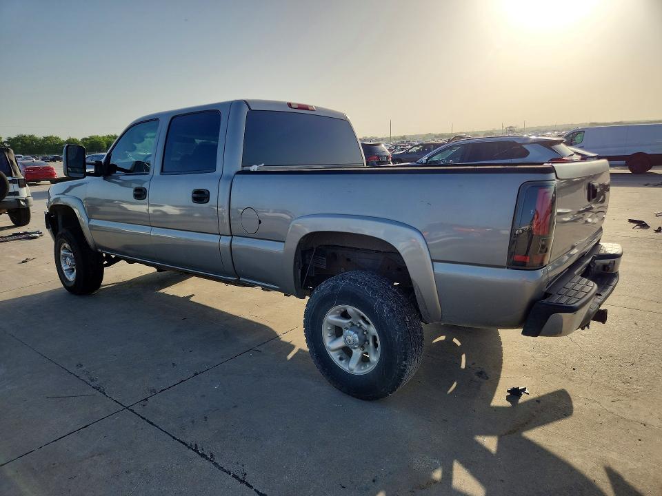 61320216 :رقم المزاد ، 1GCHC23102F216103 vin ، 2002 Chevrolet Silverado مزاد بيع