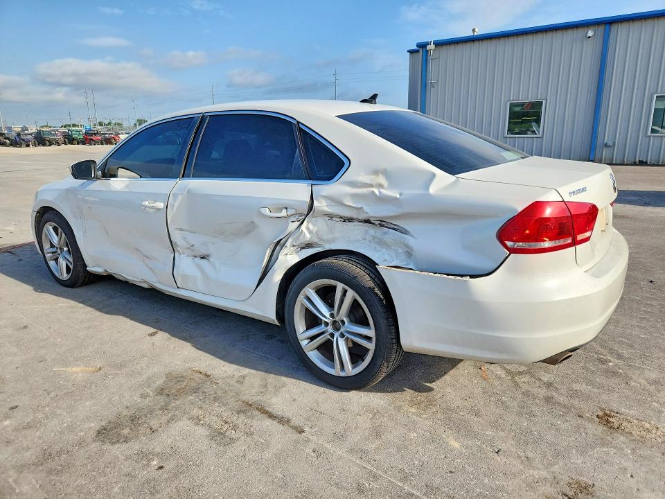 Продажа на аукционе авто 2014 Volkswagen Passat, vin: 1VWBH7A35EC010013, номер лота: 60427696