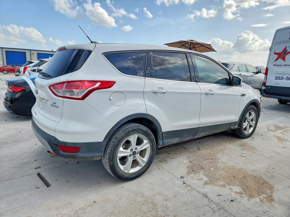 2013 Ford Escape მანქანა იყიდება აუქციონზე, vin: 1FMCU0GX9DUD83841, აუქციონის ნომერი: 61850636