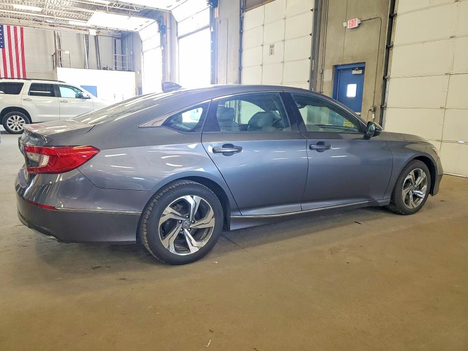 62303036 :رقم المزاد ، 1HGCV1F5XJA100160 vin ، 2018 Honda Accord مزاد بيع