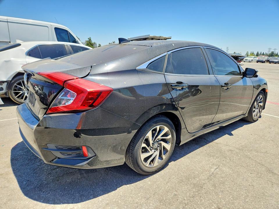 2018 Honda Civic მანქანა იყიდება აუქციონზე, vin: 2HGFC2F73JH500458, აუქციონის ნომერი: 60648446