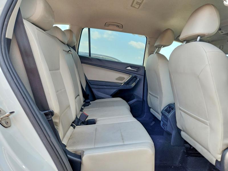 Продаж на аукціоні авто 2018 Volkswagen Tiguan, vin: 3VV2B7AX4JM140334, номер лоту: 61603386