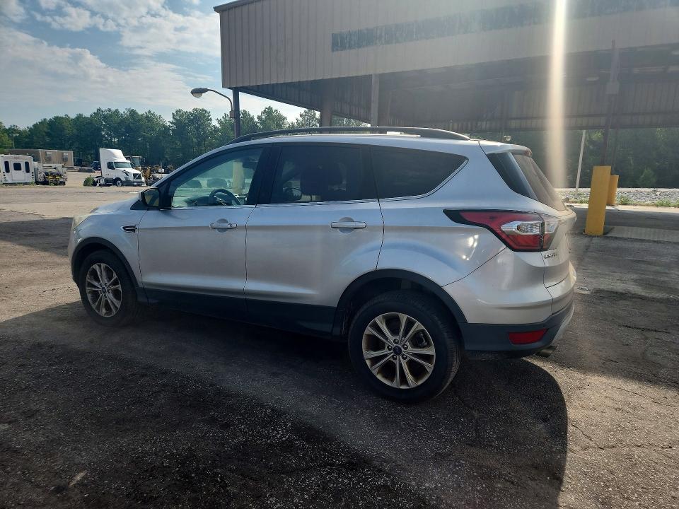 2017 Ford Escape მანქანა იყიდება აუქციონზე, vin: 1FMCU9GD0HUC70084, აუქციონის ნომერი: 59827476