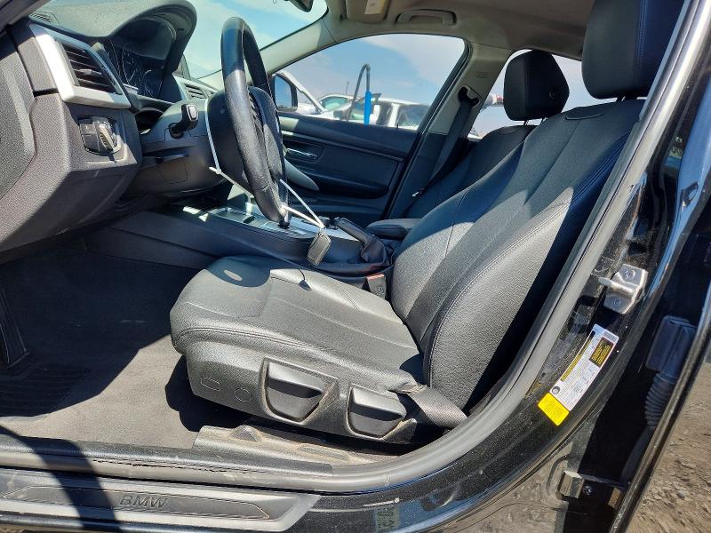 60530886 :رقم المزاد ، WBA8A9C54GK618557 vin ، 2016 Bmw 320 مزاد بيع