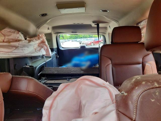 2017 Chevrolet Suburban მანქანა იყიდება აუქციონზე, vin: 1GNSKJKC1HR276704, აუქციონის ნომერი: 60865976