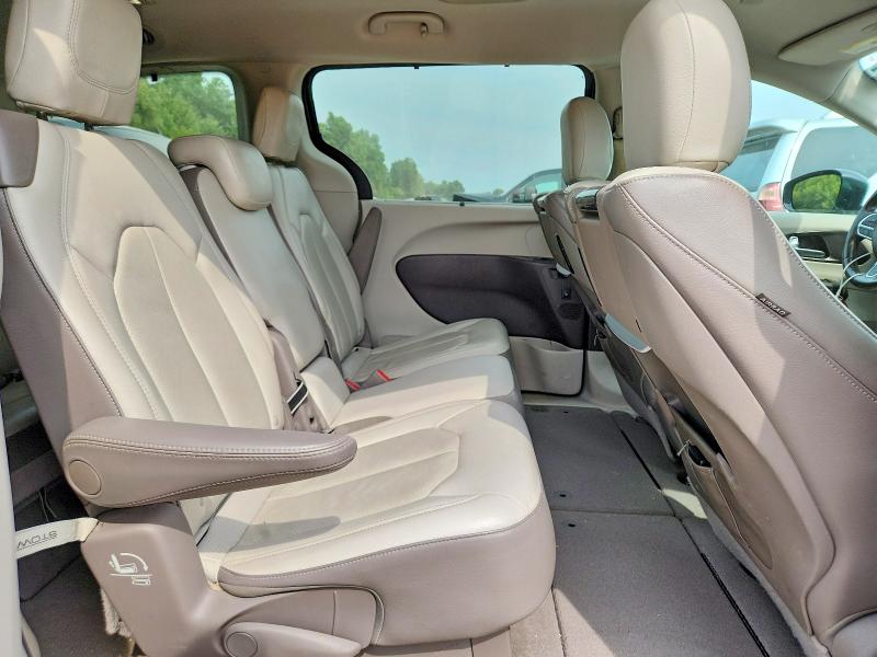 63190576 :رقم المزاد ، 2C4RC1EG9HR578335 vin ، 2017 Chrysler Pacifica مزاد بيع