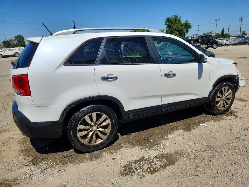 60468006 :رقم المزاد ، 5XYKU4A22BG043353 vin ، 2011 Kia Sorento مزاد بيع