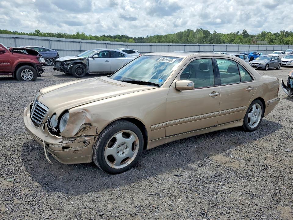 60599206 :رقم المزاد ، WDBJF70J4YB010436 vin ، 2000 Mercedes-benz E مزاد بيع