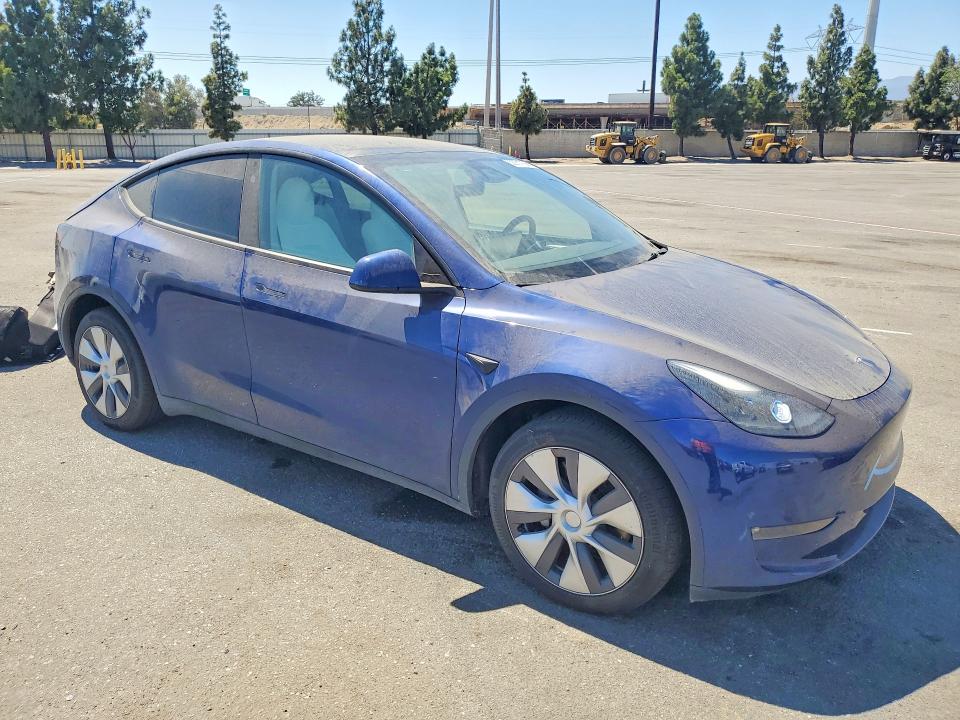 2024 Tesla Model Y მანქანა იყიდება აუქციონზე, vin: 7SAYGDEE4RF083704, აუქციონის ნომერი: 62931756