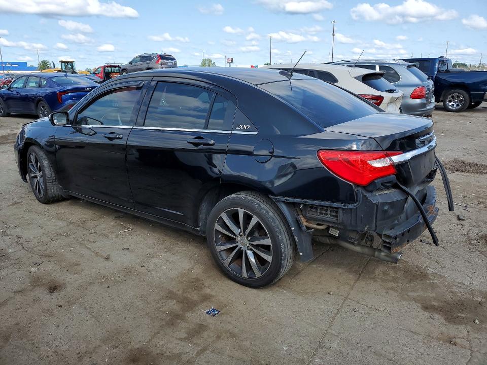 61601536 :رقم المزاد ، 1C3BC8FG8BN575380 vin ، 2011 Chrysler 200 مزاد بيع