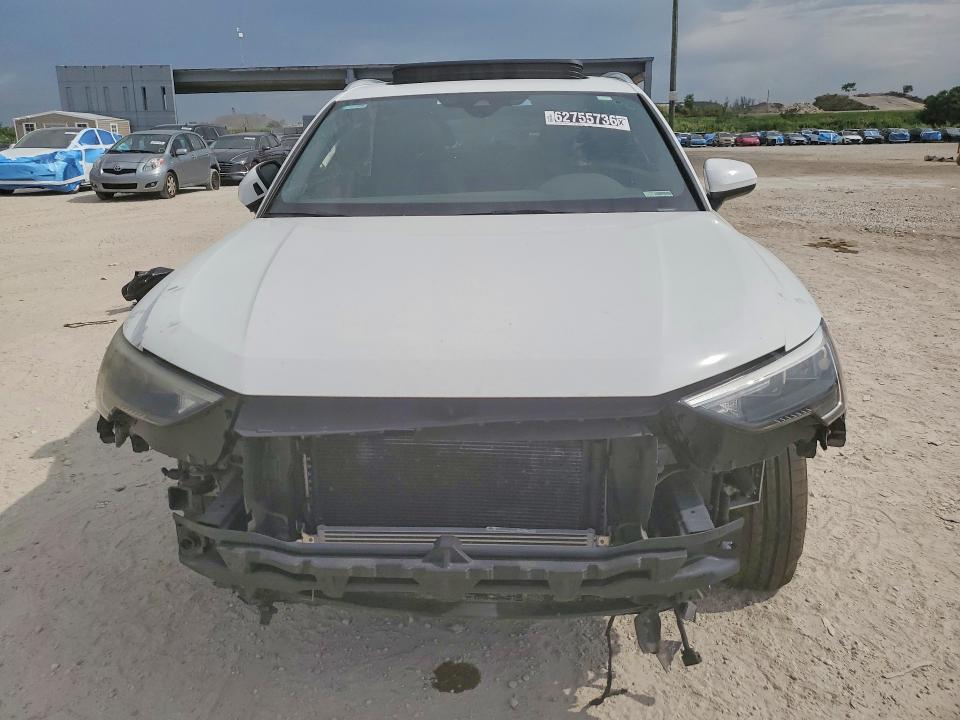 Продажа на аукционе авто 2021 Audi Q3, vin: WA1DECF37M1021203, номер лота: 62755736