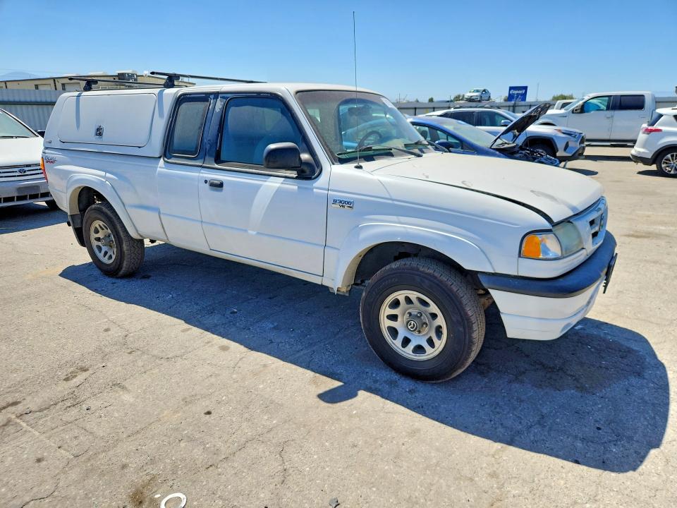 61781226 :رقم المزاد ، 4F4YR16V13TM09099 vin ، 2003 Mazda B3000 مزاد بيع
