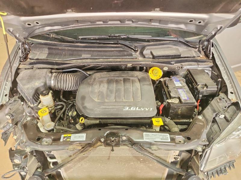 61213826 :رقم المزاد ، 2C4RDGBG4JR275862 vin ، 2018 Dodge Grand Caravan مزاد بيع
