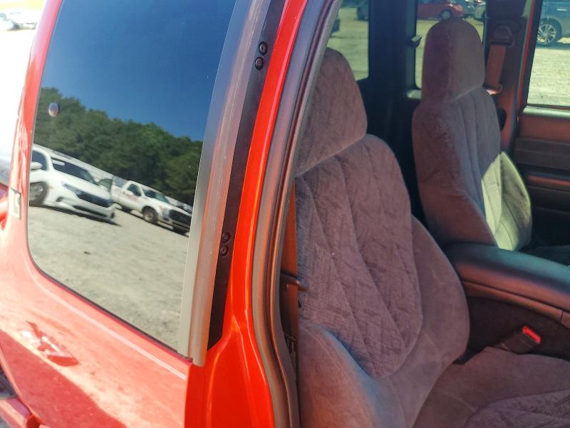61577206 :رقم المزاد ، 1GTCS19W828103580 vin ، 2002 Gmc Sonoma مزاد بيع