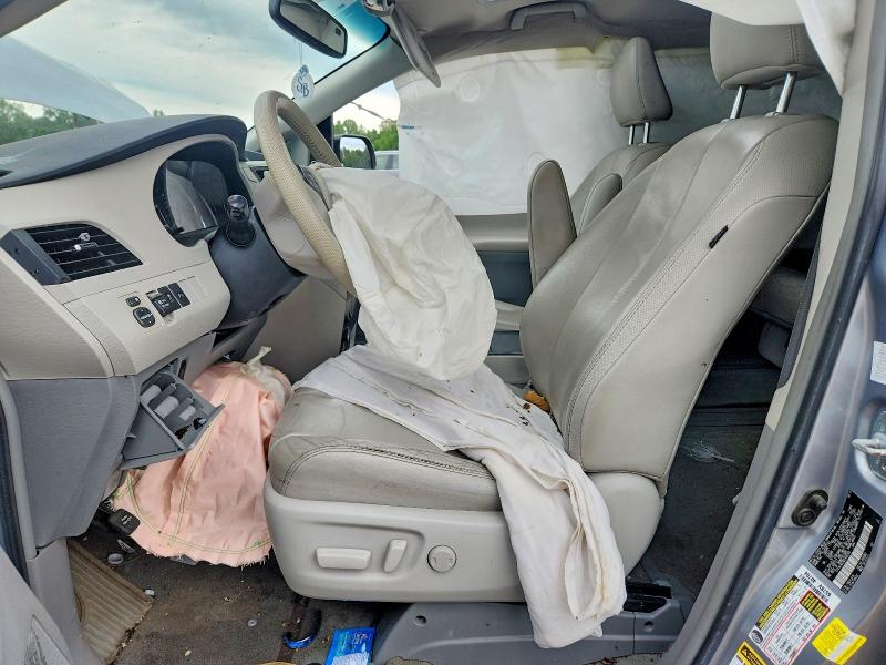 61713186 :رقم المزاد ، 5TDYK3DC9DS405263 vin ، 2013 Toyota Sienna مزاد بيع