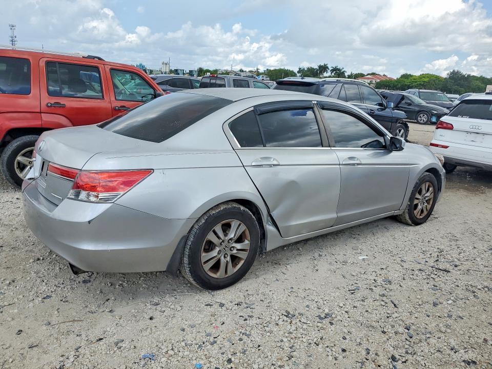 62850736 :رقم المزاد ، 1HGCP2F64BA025711 vin ، 2011 Honda Accord مزاد بيع