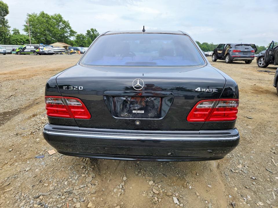 61800516 :رقم المزاد ، WDBJF82J41X052469 vin ، 2001 Mercedes-benz E مزاد بيع