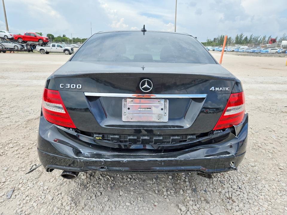 2014 Mercedes-benz C მანქანა იყიდება აუქციონზე, vin: WDDGF8AB7EG201054, აუქციონის ნომერი: 63039476