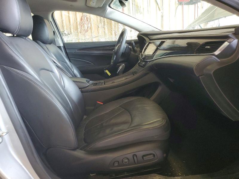 61543736 :رقم المزاد ، 1G4ZR5SS7JU122319 vin ، 2018 Buick Lacrosse مزاد بيع