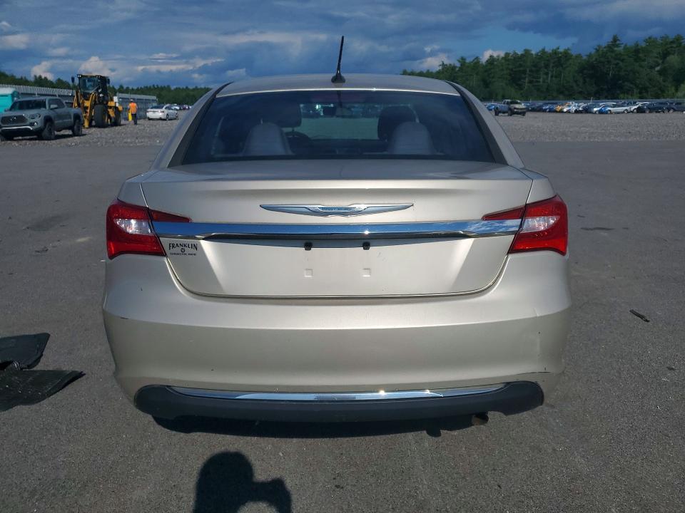 62928096 :رقم المزاد ، 1C3CCBAB3EN124097 vin ، 2014 Chrysler 200 مزاد بيع