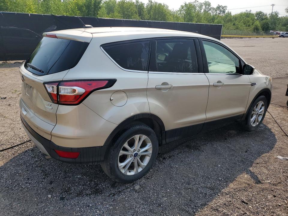 2017 Ford Escape მანქანა იყიდება აუქციონზე, vin: 1FMCU0GD7HUE06674, აუქციონის ნომერი: 60916816
