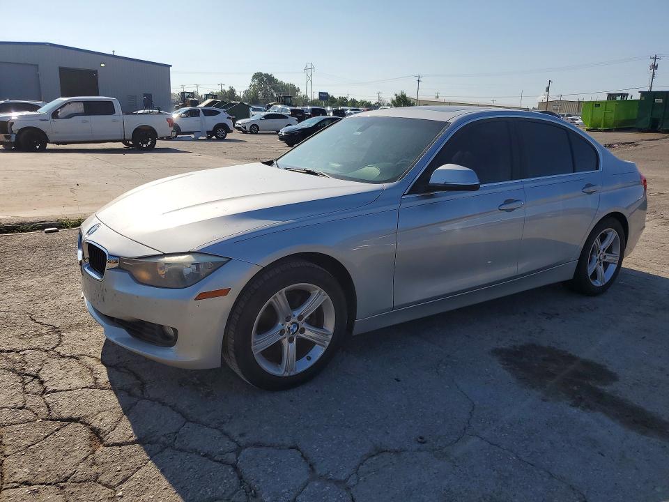 2015 Bmw 328 მანქანა იყიდება აუქციონზე, vin: WBA3A5C52FF606384, აუქციონის ნომერი: 60701416