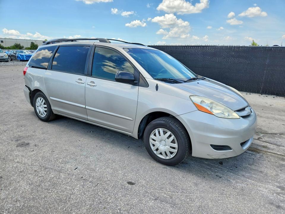 Продажа на аукционе авто 2010 Toyota Sienna, vin: 5TDKK4CC3AS304809, номер лота: 61880646