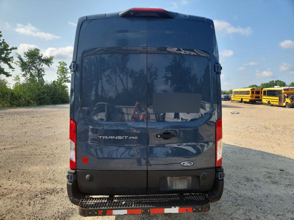 2020 Ford Transit მანქანა იყიდება აუქციონზე, vin: 1FTBR3X8XLKB32509, აუქციონის ნომერი: 65941716