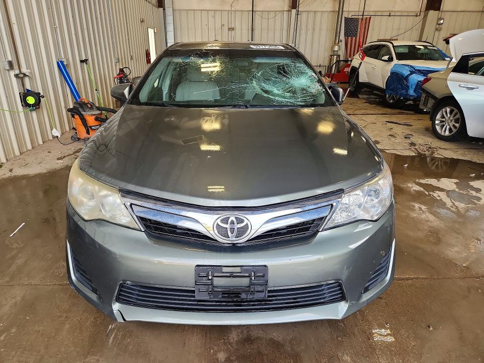 59175436 :رقم المزاد ، 4T4BF1FK4CR208452 vin ، 2012 Toyota Camry مزاد بيع