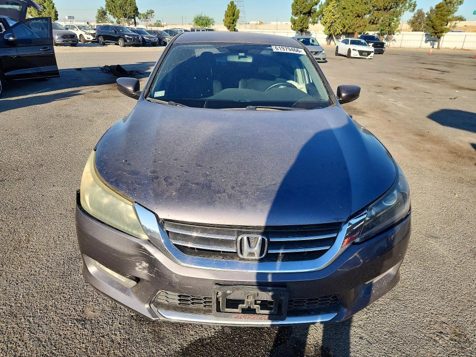 61979466 :رقم المزاد ، 1HGCR2F53FA267428 vin ، 2015 Honda Accord مزاد بيع