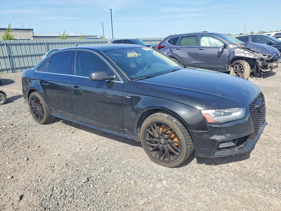 61588536 :رقم المزاد ، WAUKFCFL7FN003237 vin ، 2015 Audi A4 مزاد بيع