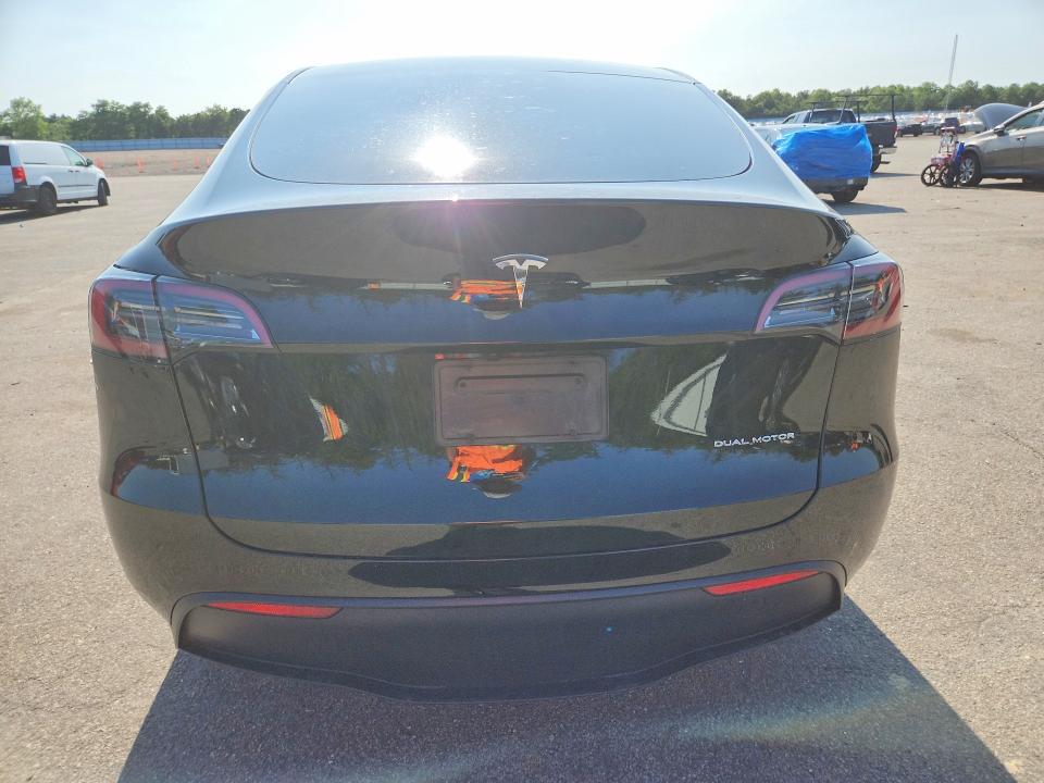 61941146 :رقم المزاد ، 7SAYGDEE6SF300000 vin ، 2025 Tesla Model Y مزاد بيع