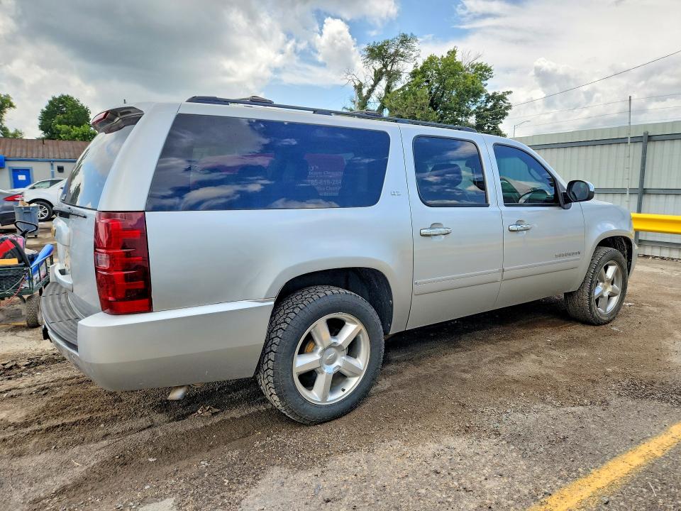 2013 Chevrolet Suburban მანქანა იყიდება აუქციონზე, vin: 1GNSKKE70DR290995, აუქციონის ნომერი: 61599526
