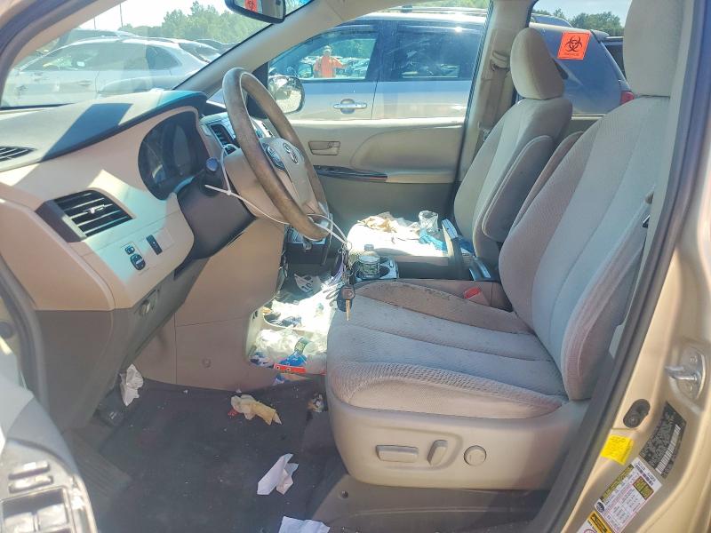 61474386 :رقم المزاد ، 5TDJK3DC5BS024637 vin ، 2011 Toyota Sienna مزاد بيع