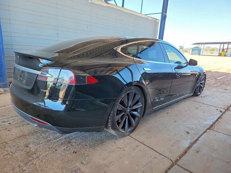 2013 Tesla Model S მანქანა იყიდება აუქციონზე, vin: 5YJSA1DP0DFP15418, აუქციონის ნომერი: 62860636
