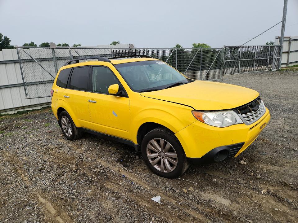 60583306 :رقم المزاد ، JF2SHADC8DH422635 vin ، 2013 Subaru Forester مزاد بيع