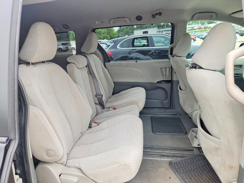 62324566 :رقم المزاد ، 5TDKK3DC8BS066529 vin ، 2011 Toyota Sienna مزاد بيع