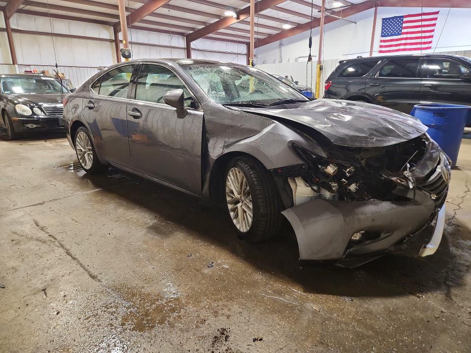 61629466 :رقم المزاد ، 58ABK1GG5JU084522 vin ، 2018 Lexus Es مزاد بيع