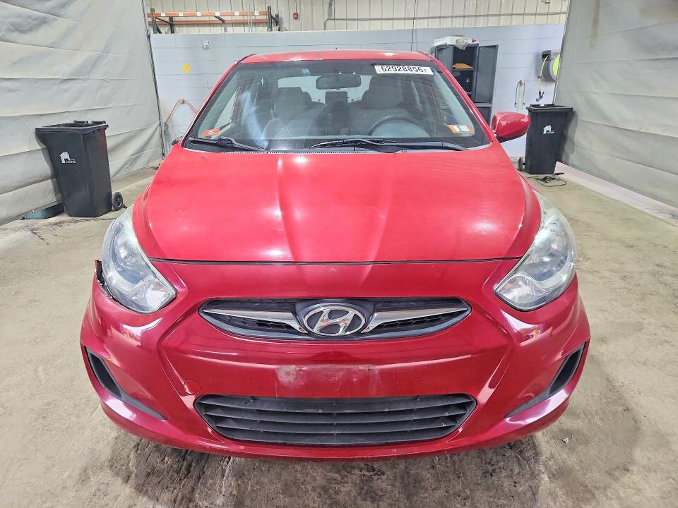 62928856 :رقم المزاد ، KMHCT4AE2EU733555 vin ، 2014 Hyundai Accent مزاد بيع