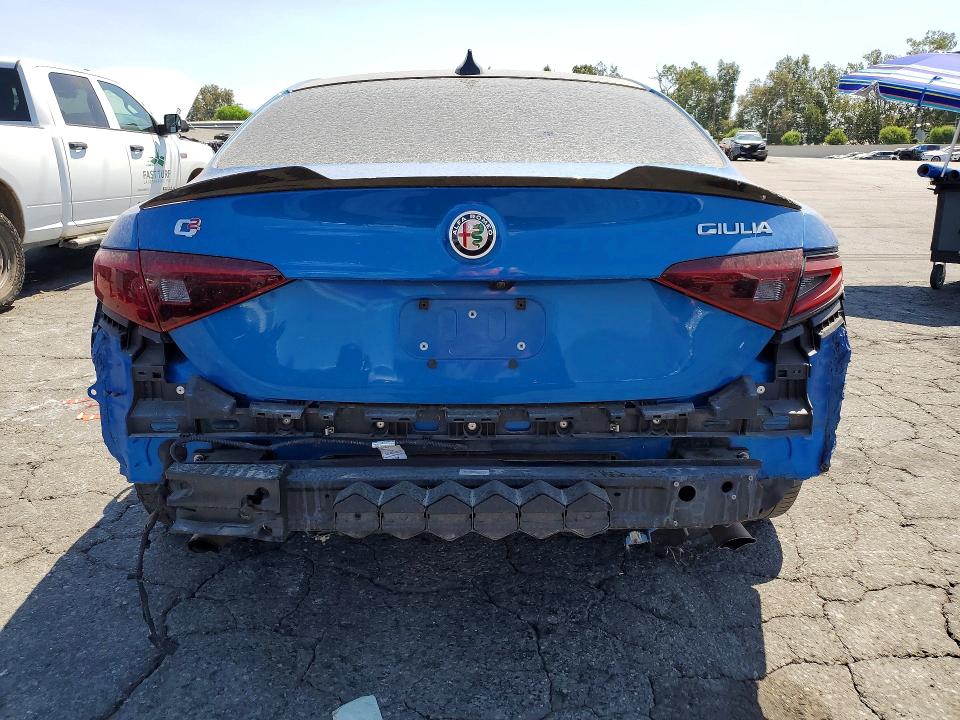 59393126 :رقم المزاد ، ZARFAMBN2N7660181 vin ، 2022 Alfa Romeo Giulia مزاد بيع