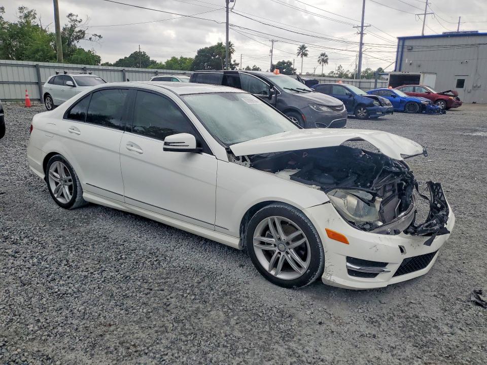 2013 Mercedes-benz C მანქანა იყიდება აუქციონზე, vin: WDDGF4HB4DR299235, აუქციონის ნომერი: 63099536