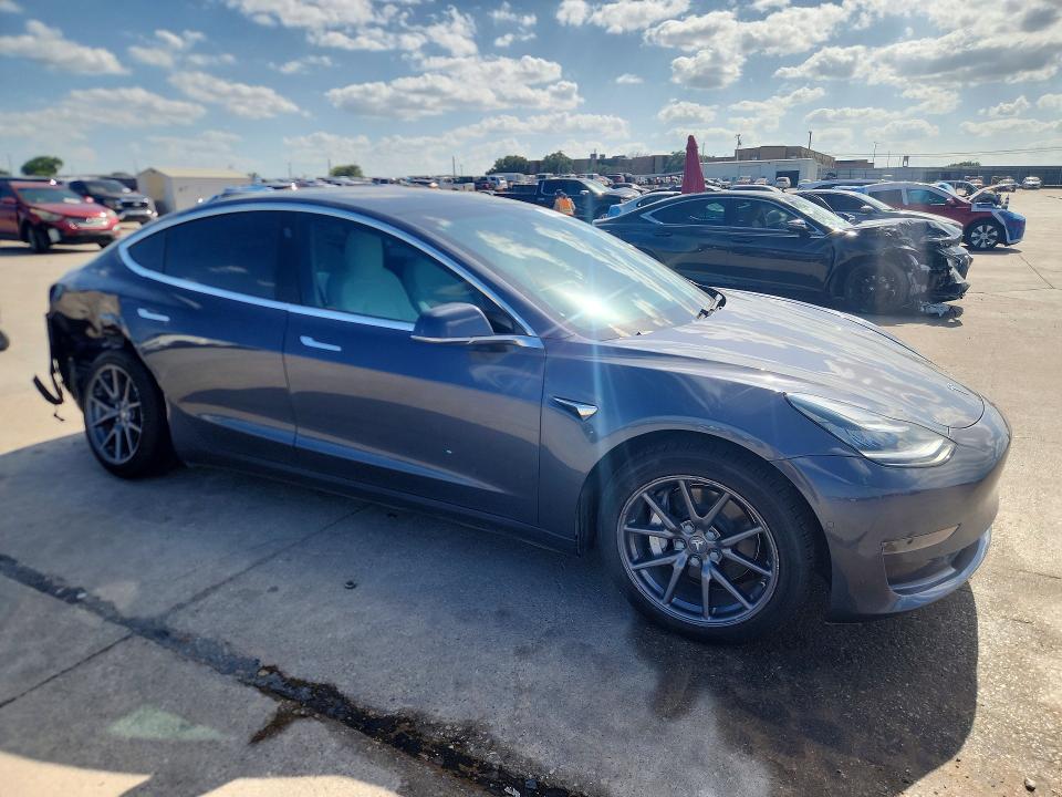 Auction sale of the 2020 Tesla Model 3, vin: 5YJ3E1EAXLF645895, lot number: 59585716