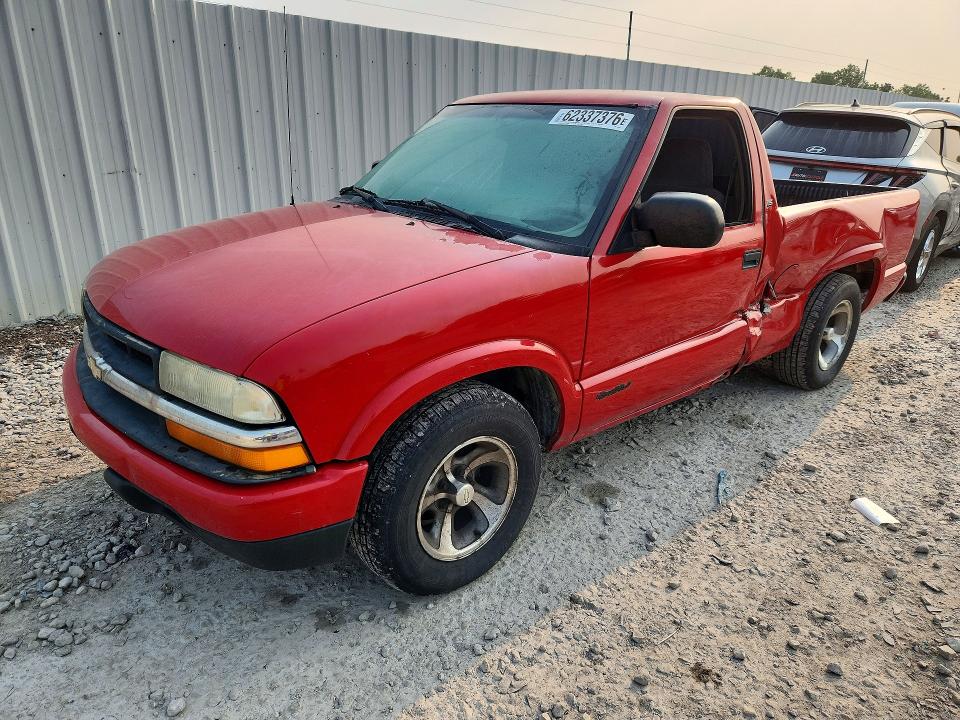 62337376 :رقم المزاد ، 1GCCS145428100352 vin ، 2002 Chevrolet S Truck مزاد بيع