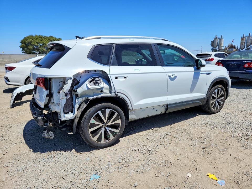 Продажа на аукционе авто 2022 Volkswagen Taos, vin: 3VVRX7B25NM022978, номер лота: 60086636