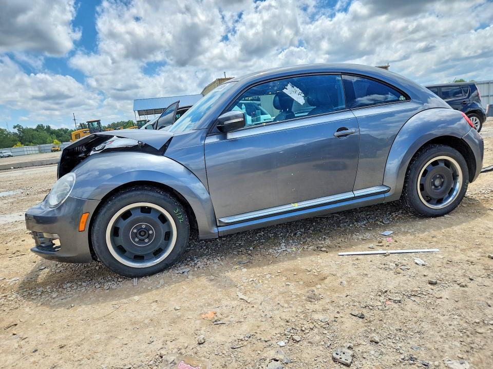 60605386 :رقم المزاد ، 3VWJX7AT0CM614255 vin ، 2012 Volkswagen Beetle مزاد بيع
