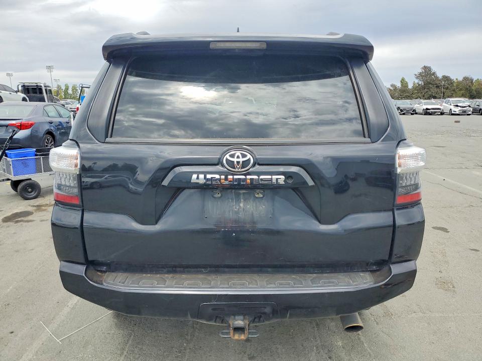 60999786 :رقم المزاد ، JTEMU5JR3M5886822 vin ، 2021 Toyota 4runner مزاد بيع