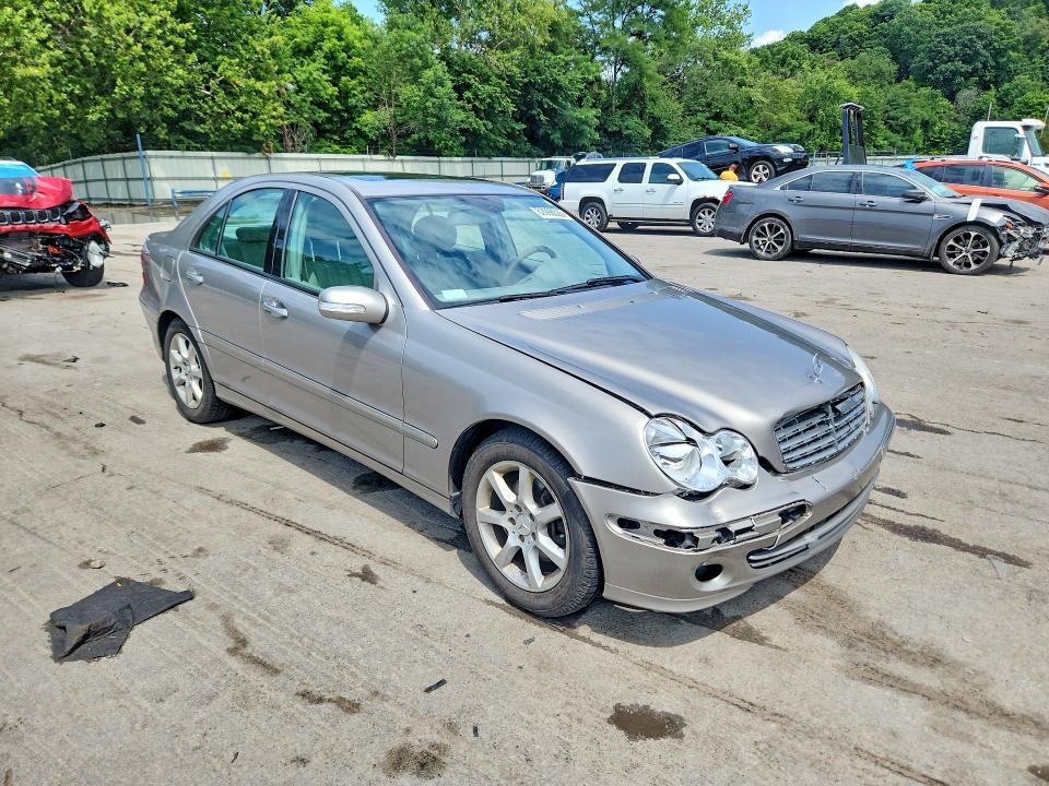 62998826 :رقم المزاد ، WDBRF92H17F928564 vin ، 2007 Mercedes-benz C مزاد بيع